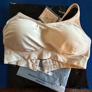 Underoutift 459 Comfort Shaping Bra with adjustable straps (L)